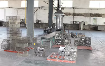 Coating: Glue is coated on the backing plate so that the friction material can stick to the backing plate.