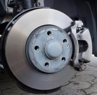 Why Cars Use Disc Brakes Instead of Drum Brakes